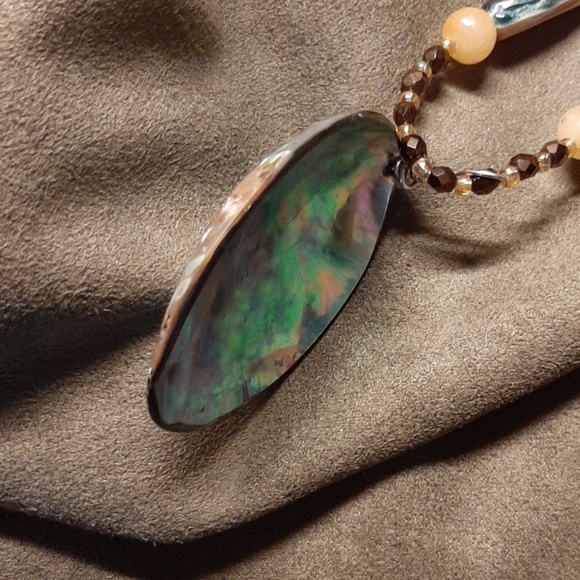 Abalone with mother of pearl necklace - Picture 7 of 8
